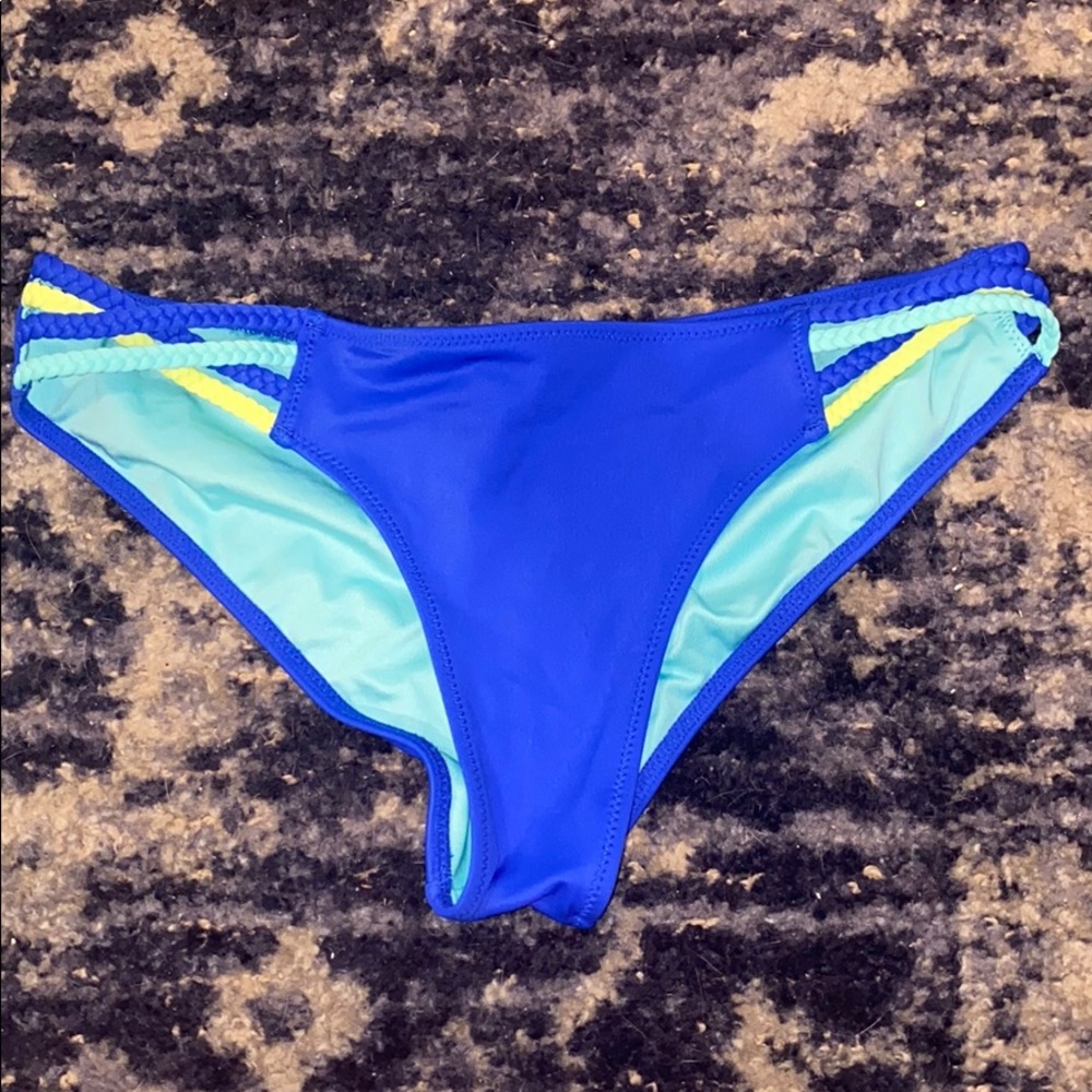 MIX AND MATCH: bikini bottom